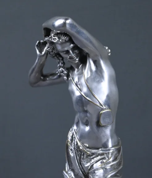 SILBERVERGOLDETE STATUETTE von A. CARRIER