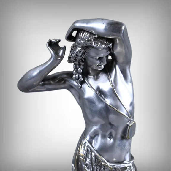 SILBERVERGOLDETE STATUETTE von A. CARRIER