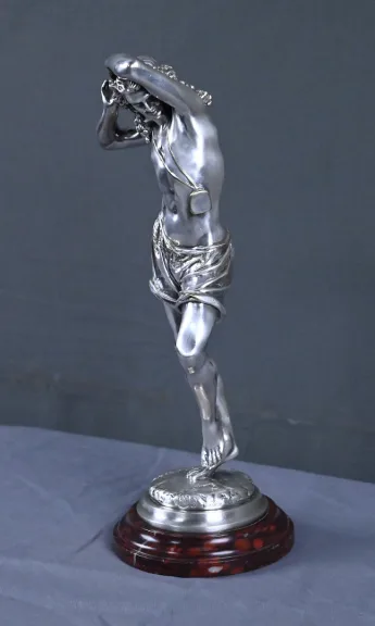 SILBERVERGOLDETE STATUETTE von A. CARRIER