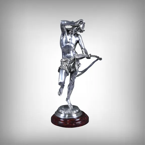 SILBERVERGOLDETE STATUETTE von A. CARRIER