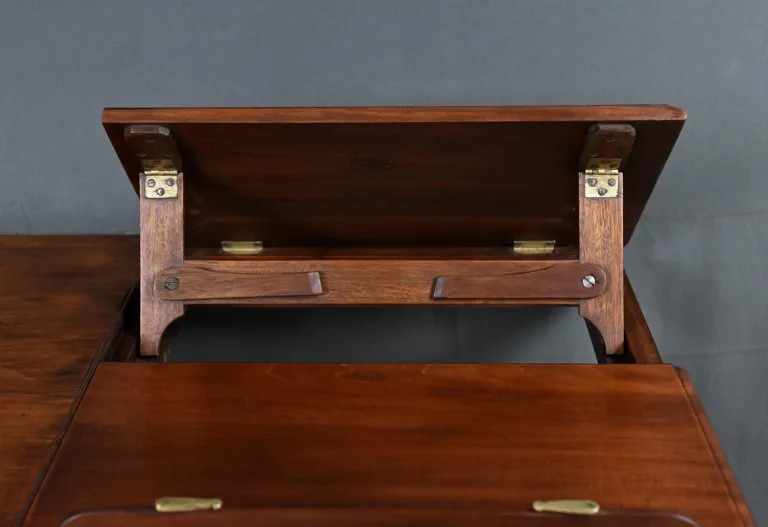 Table de Lecture en Acajou, époque Victorienne, Angleterre – Milieu XIXe