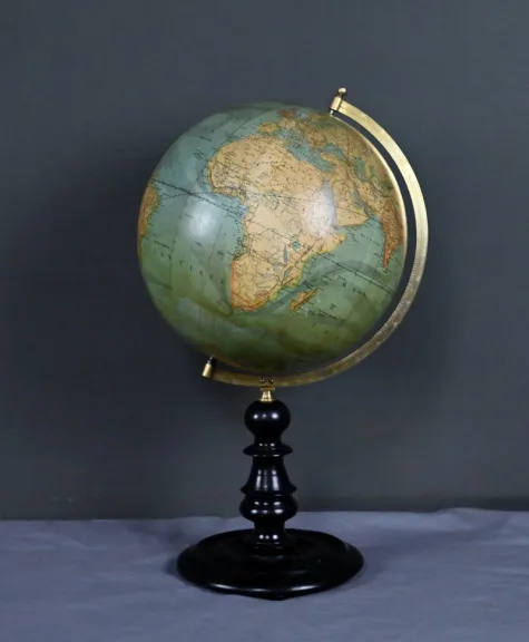 GLOBE signiert M.. VIVIEN DE SAINT MARTIN