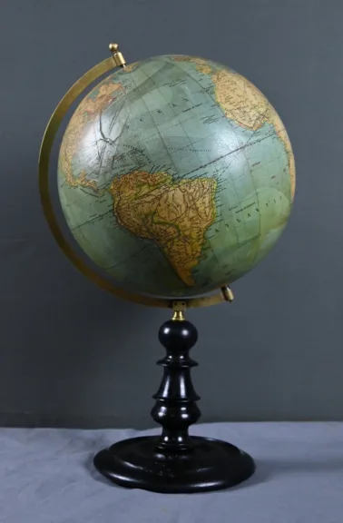 GLOBE signiert M.. VIVIEN DE SAINT MARTIN