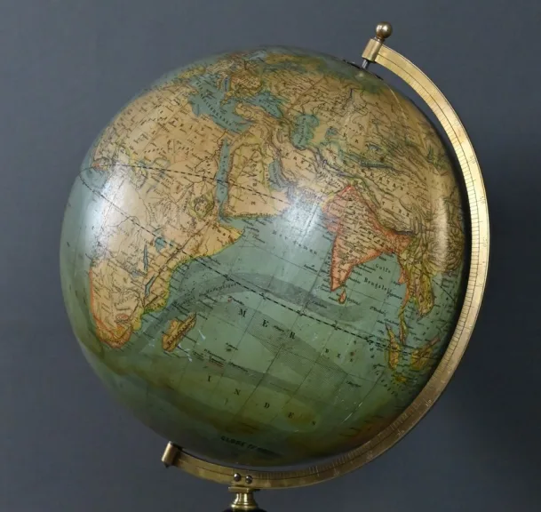 GLOBE signiert M.. VIVIEN DE SAINT MARTIN