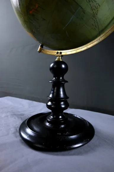 GLOBE signiert M.. VIVIEN DE SAINT MARTIN