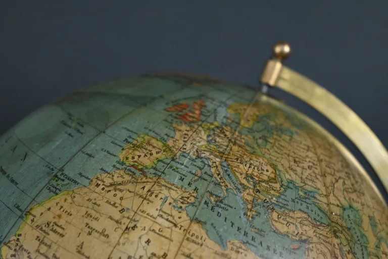 GLOBE signiert M.. VIVIEN DE SAINT MARTIN