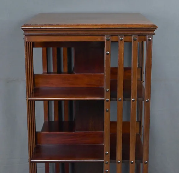 DREHKOSTBÜCHERREGAL