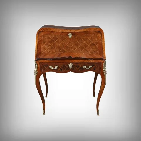 Petit Bureau de Dame en Marqueterie, style Louis XV – 1ère partie XXe