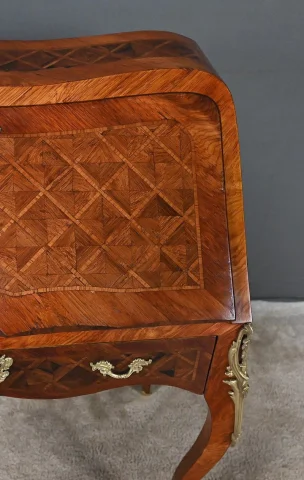 Petit Bureau de Dame en Marqueterie, style Louis XV – 1ère partie XXe