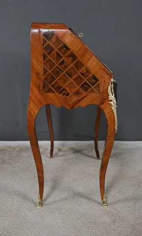 Petit Bureau de Dame en Marqueterie, style Louis XV – 1ère partie XXe