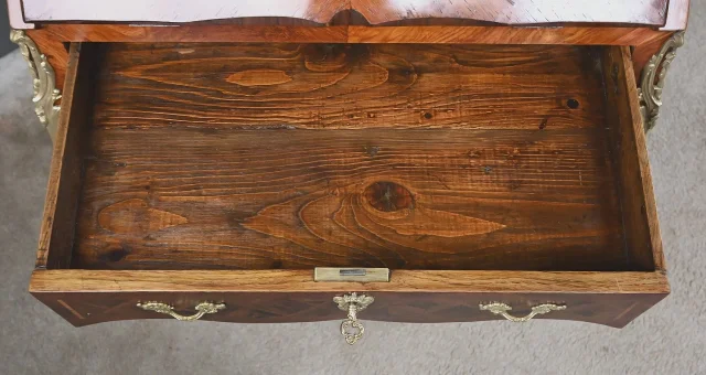 Petit Bureau de Dame en Marqueterie, style Louis XV – 1ère partie XXe