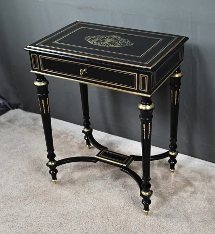 Table à Ouvrage en Bois noirci, époque Napoléon III – 2ème partie XIXe