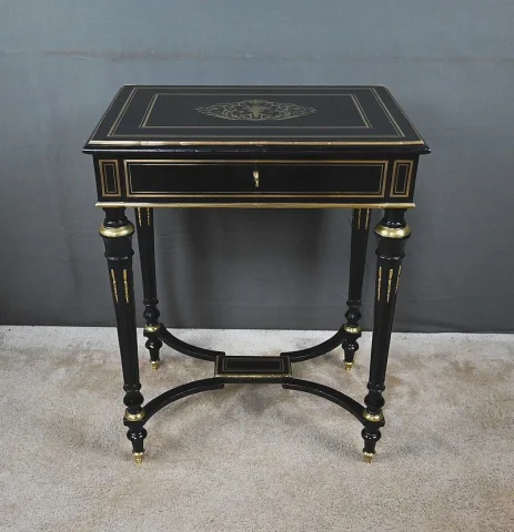 Table à Ouvrage en Bois noirci, époque Napoléon III – 2ème partie XIXe