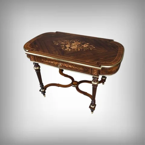Table de Milieu en Placage de Palissandre, époque Napoléon III – 2ème partie XIXe