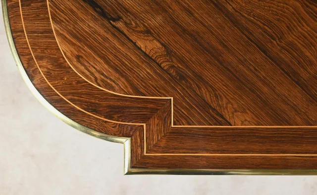 Table de Milieu en Placage de Palissandre, époque Napoléon III – 2ème partie XIXe