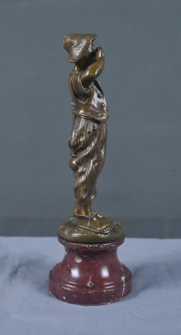 Bronze « Le Petit Porteur d'Eau », firmado Dubois – Finales del siglo XIX