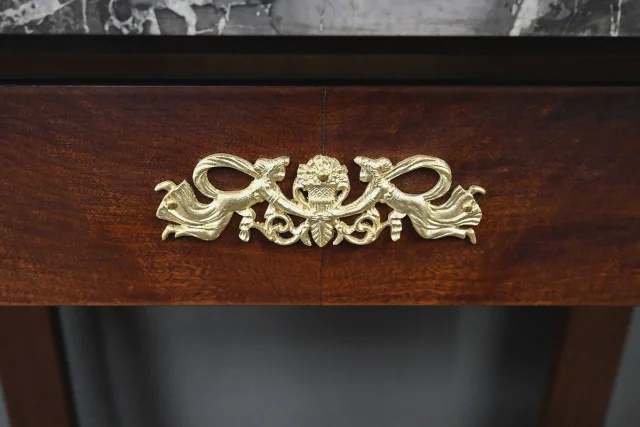 Petite Console en Acajou, style Empire – XIXe

小型桃花心木台, 帝政风格 – 19世纪 — Restauré