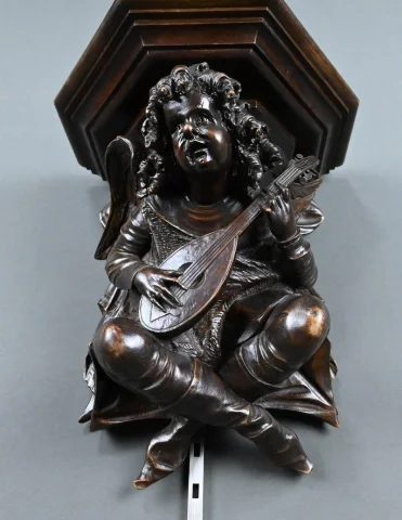 Wandkonsole aus geschnitztem Nussbaum, Renaissance-Stil – spätes 19. Jahrhundert — Restauré