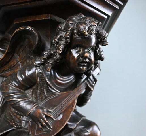 Wandkonsole aus geschnitztem Nussbaum, Renaissance-Stil – spätes 19. Jahrhundert — Restauré