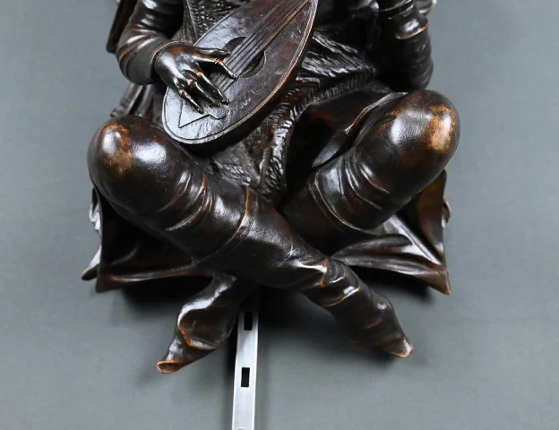 Wandkonsole aus geschnitztem Nussbaum, Renaissance-Stil – spätes 19. Jahrhundert — Restauré