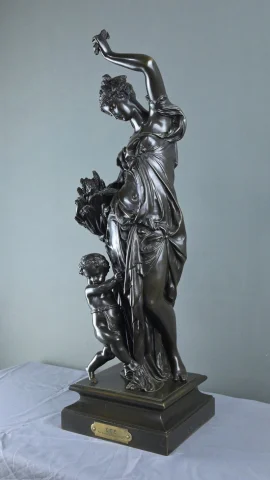 Importante bronzo "Estate" firmato Carrier-Belleuse – seconda metà del XIX secolo — Ottimo stato