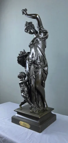 Importante bronzo "Estate" firmato Carrier-Belleuse – seconda metà del XIX secolo — Ottimo stato