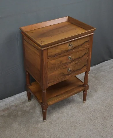 Petite Table de Salon en Noyer, style Louis-Philippe – Milieu XIXe

ルイ・フィリップ様式のウォールナット製小型サロンテーブル – 19世紀中頃 — Restauré