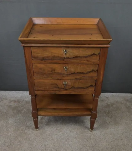 Petite Table de Salon en Noyer, style Louis-Philippe – Milieu XIXe

ルイ・フィリップ様式のウォールナット製小型サロンテーブル – 19世紀中頃 — Restauré