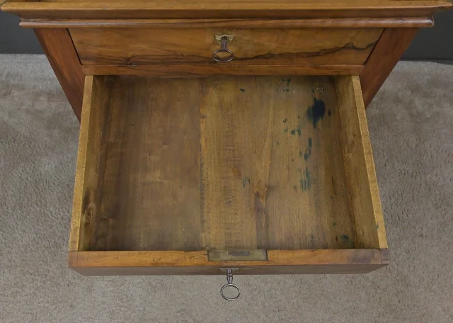 Petite Table de Salon en Noyer, style Louis-Philippe – Milieu XIXe

ルイ・フィリップ様式のウォールナット製小型サロンテーブル – 19世紀中頃 — Restauré