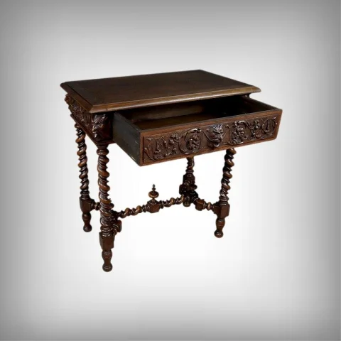 Petite Table Bureau en Noyer、アンリ2世様式 – 19世紀末 — Restauré