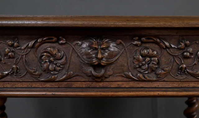 Petite Table Bureau en Noyer、アンリ2世様式 – 19世紀末 — Restauré