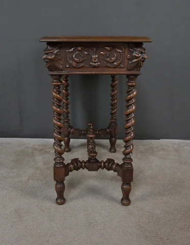 Petite Table Bureau en Noyer、アンリ2世様式 – 19世紀末 — Restauré