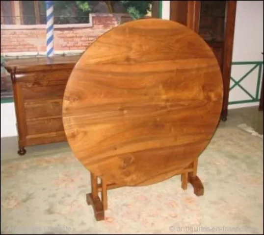 WEINBERGTISCH