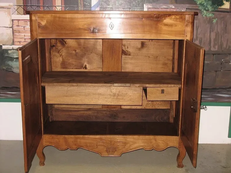 LOUIS XV STYLE BUFFET