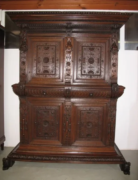 RENAISSANCE STYLE OAK CABINET