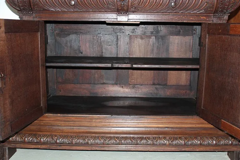 RENAISSANCE STYLE OAK CABINET