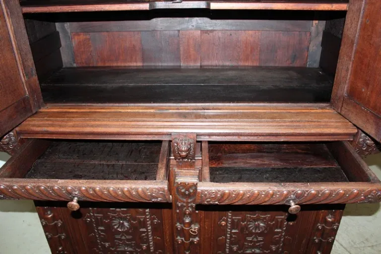 RENAISSANCE STYLE OAK CABINET