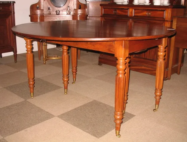 Table LPhilippe ovale en Acajou XIXe