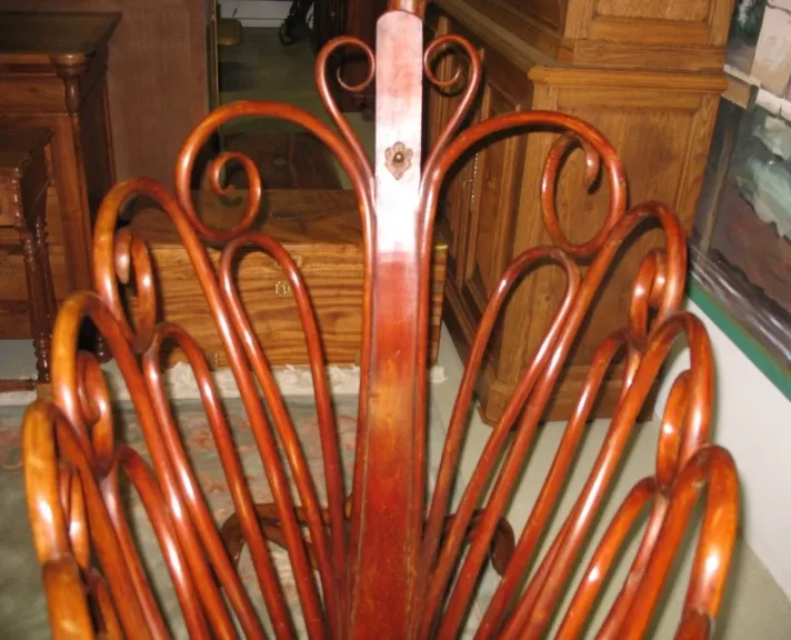 CRADLE IN DE THONET STIJL