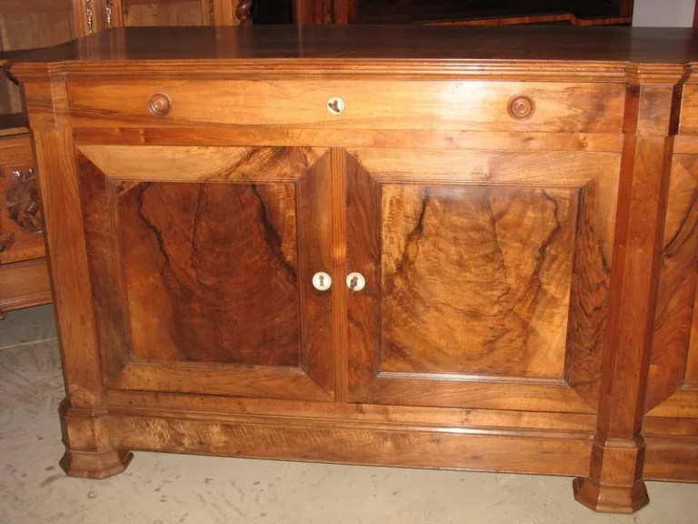 VIER DOOR SIDEBOARD