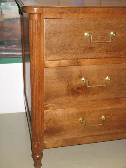 LOUIS XVI STYLE CHEST OF TRAWERS