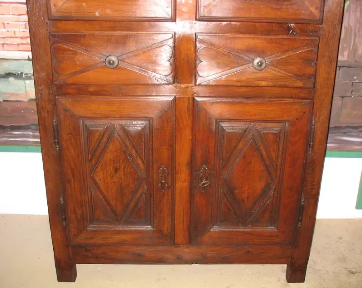 LOUIS XIII VIER TÜRSCHRANK