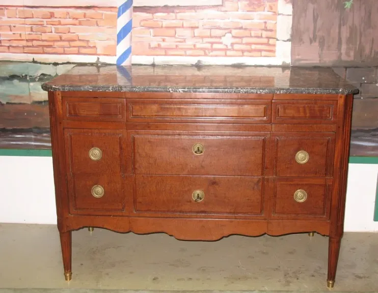 LOUIS XVI PERIODE CHEST OF TRAWERS
