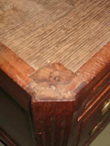 Commode Louis XVI Nantaise en acajou XVIIIe