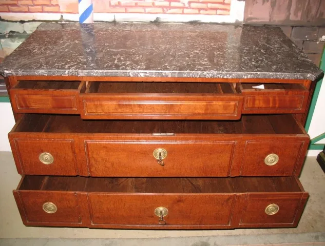 Commode Louis XVI Nantaise en acajou XVIIIe