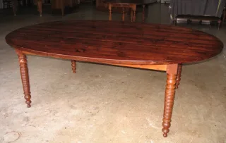 19de C OVAL TAFEL