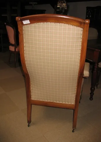 Fauteuil Voltaire en noyer XIXe