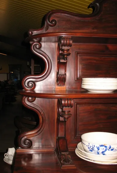 MAHOGANY CHIFFONIER