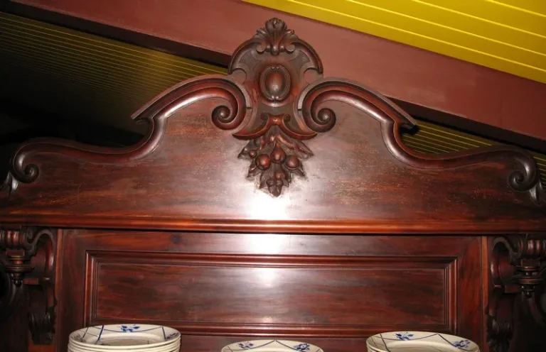 MAHOGANY CHIFFONIER