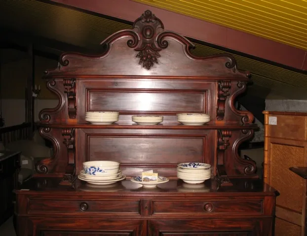 CHIFFONIER DI MAHOGANY